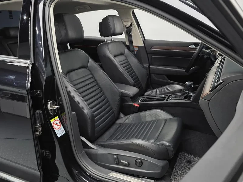 VW Passat 2.0 TDI, снимка 10 - Автомобили и джипове - 54299774