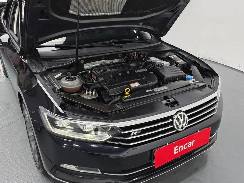 VW Passat 2.0 TDI, снимка 6 - Автомобили и джипове - 54299774