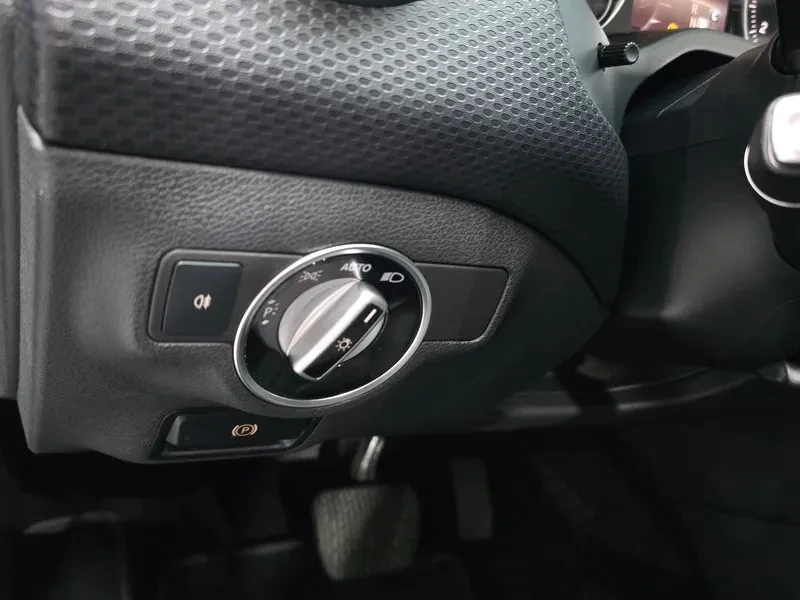 Mercedes-Benz A 200, снимка 14 - Автомобили и джипове - 55007684