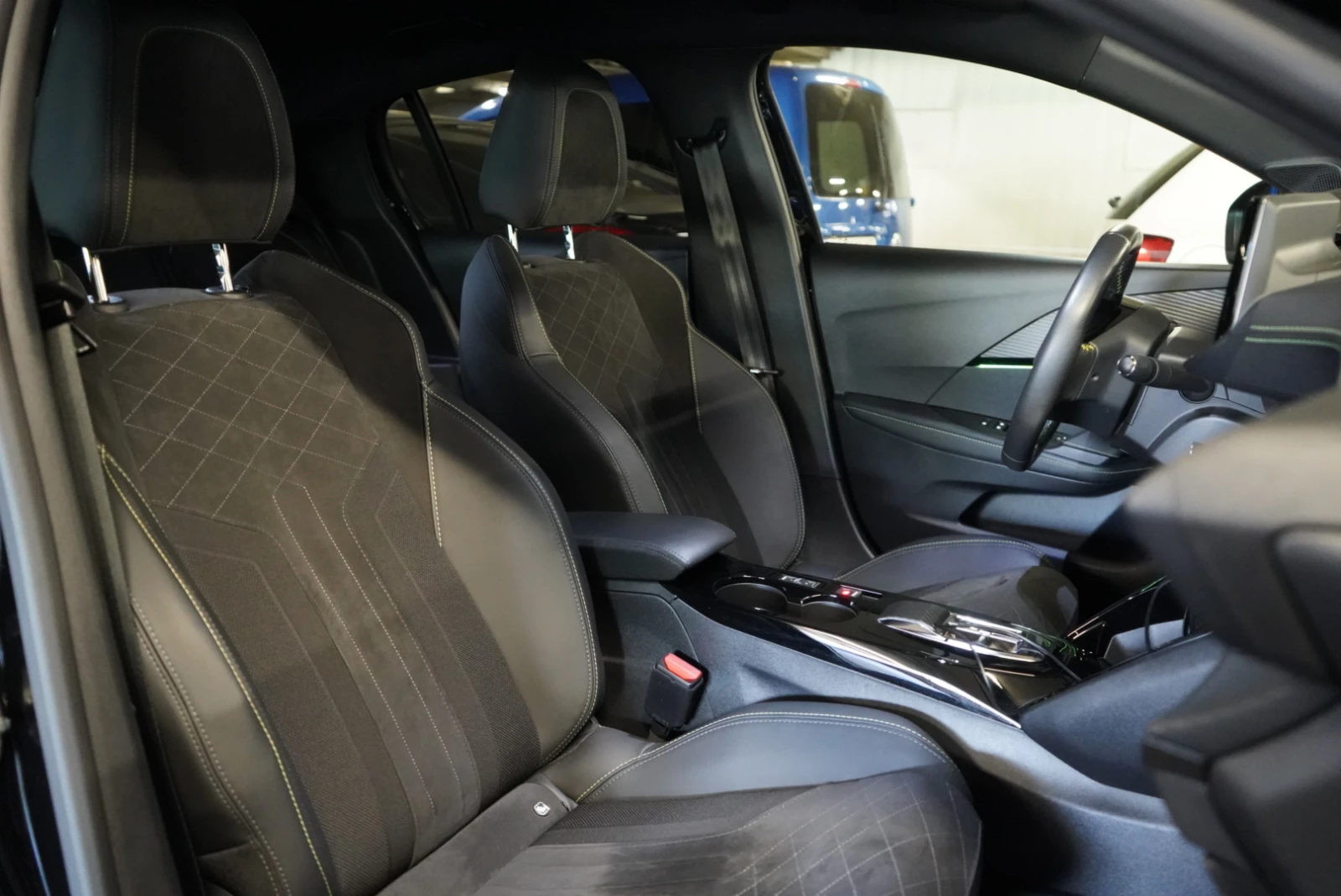 Peugeot 208 e-GT Pack 136 | Mobile.bg   16