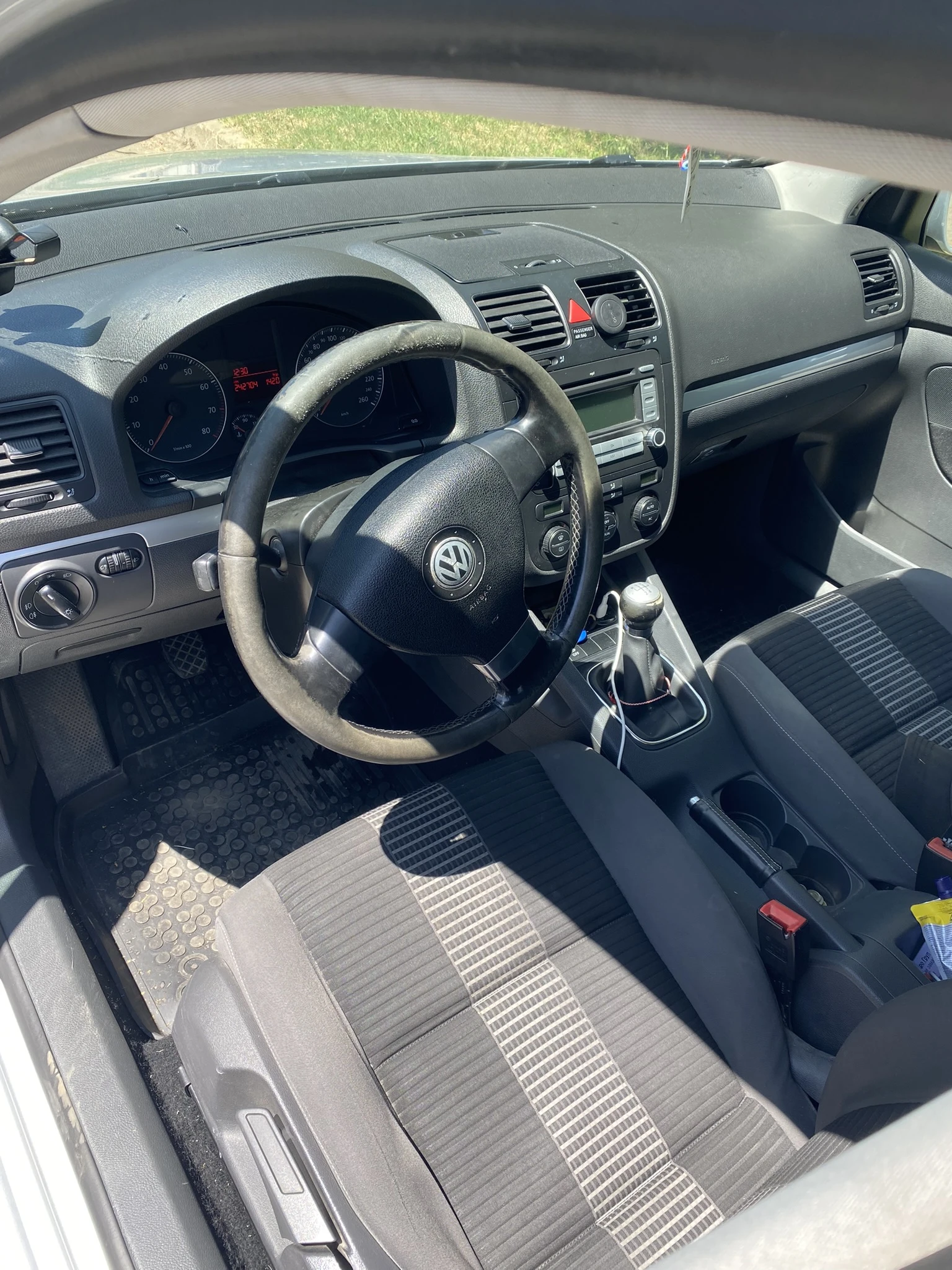 VW Golf 1, 6i 102кс ГАЗ - изображение 9