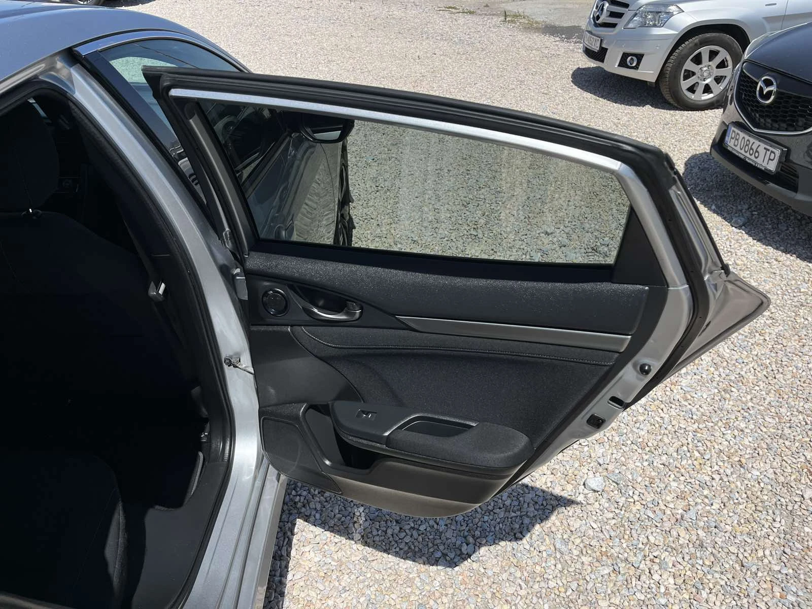 Honda Civic 1.6 5DR ELEG.AUT - изображение 10