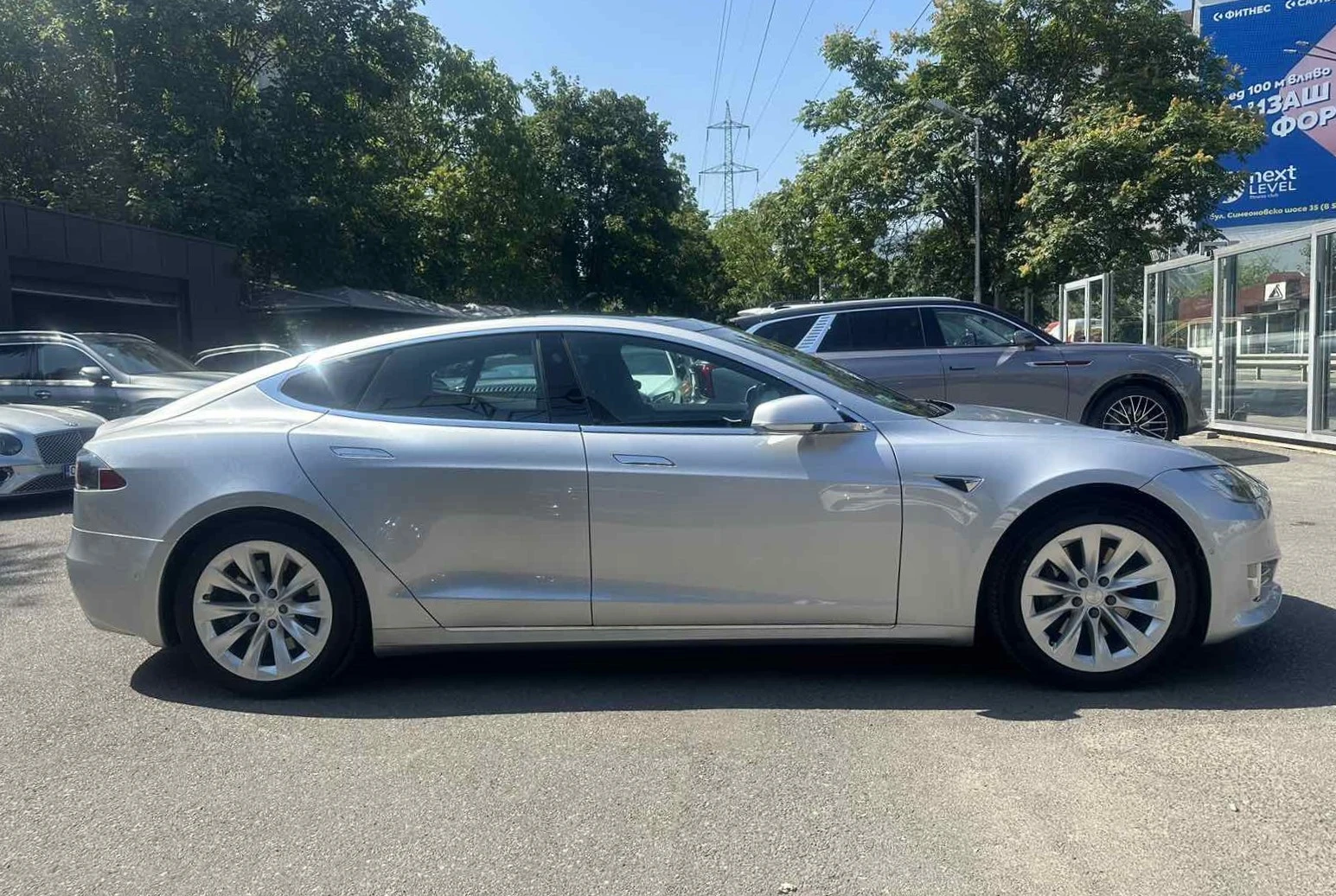 Tesla Model S 75 Dual Motor AWD - изображение 7
