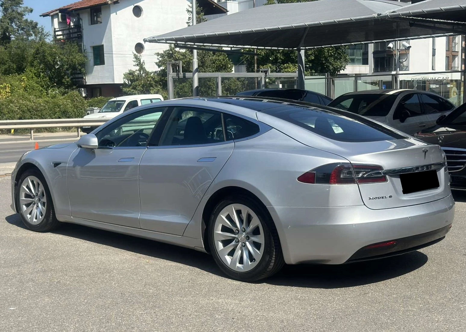 Tesla Model S 75 Dual Motor AWD - изображение 4
