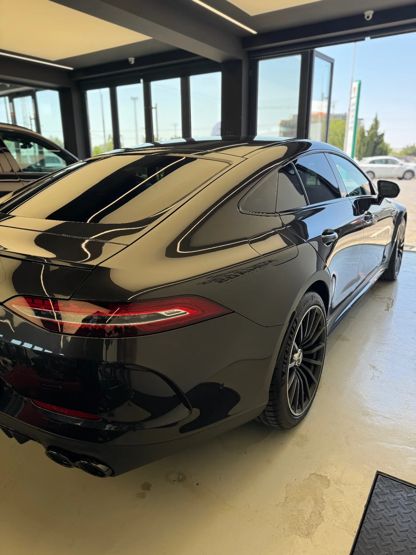 Mercedes-Benz AMG GT 53 - изображение 6