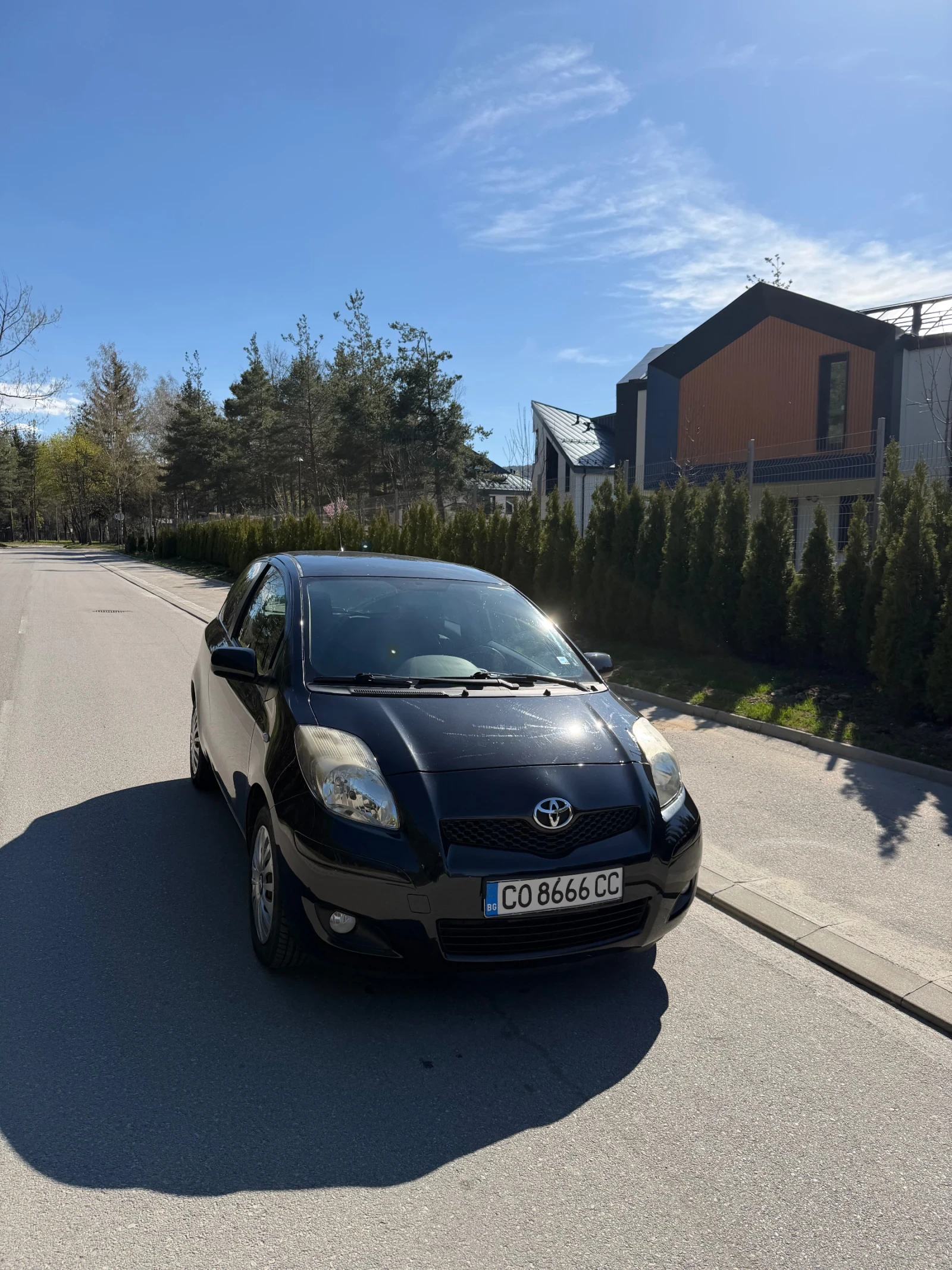 Toyota Yaris Toyota Yaris 1.3 - 6 скорости Face