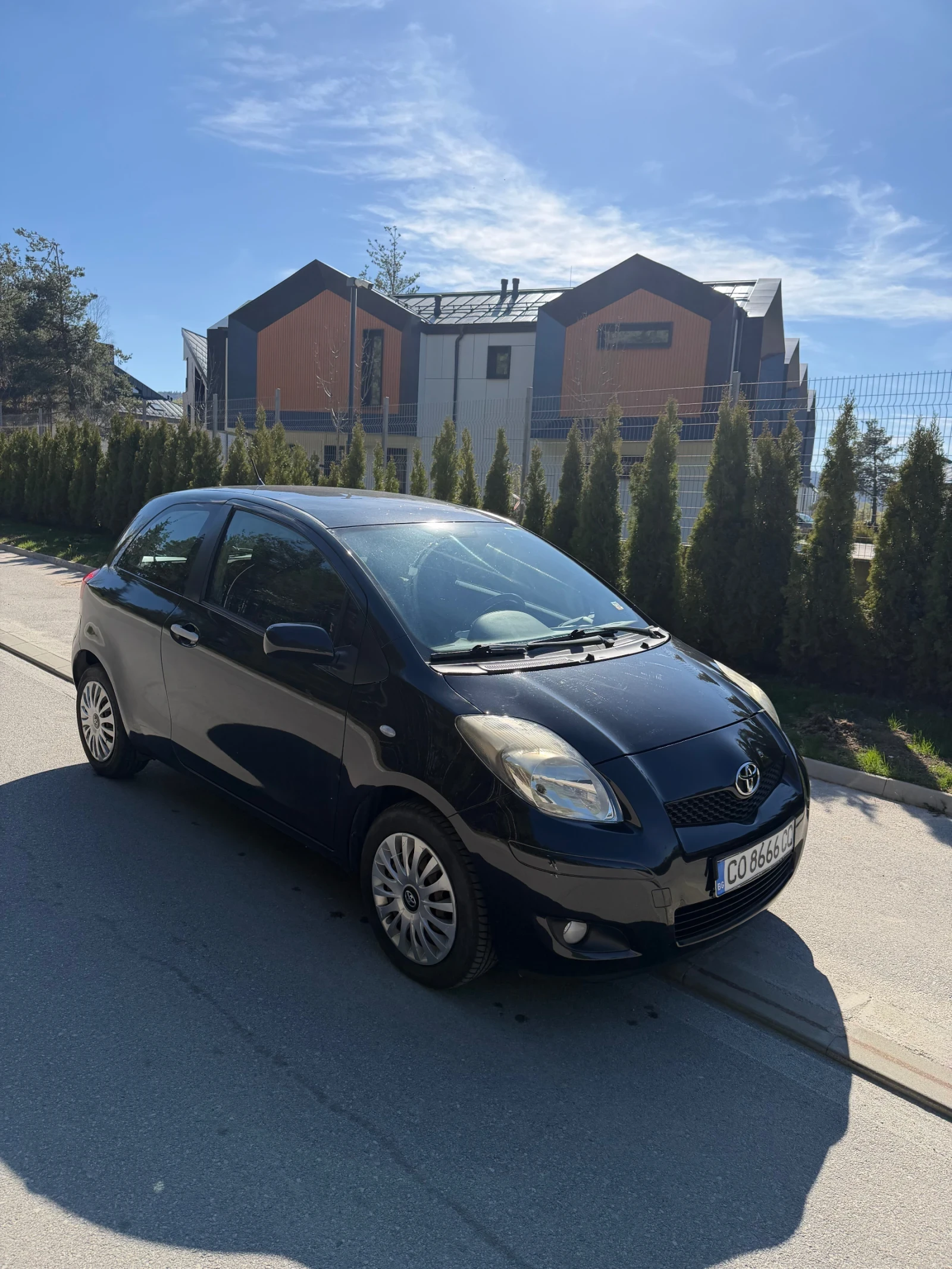 Toyota Yaris Toyota Yaris 1.3 - 6 скорости Face, снимка 2 - Автомобили и джипове - 53838756