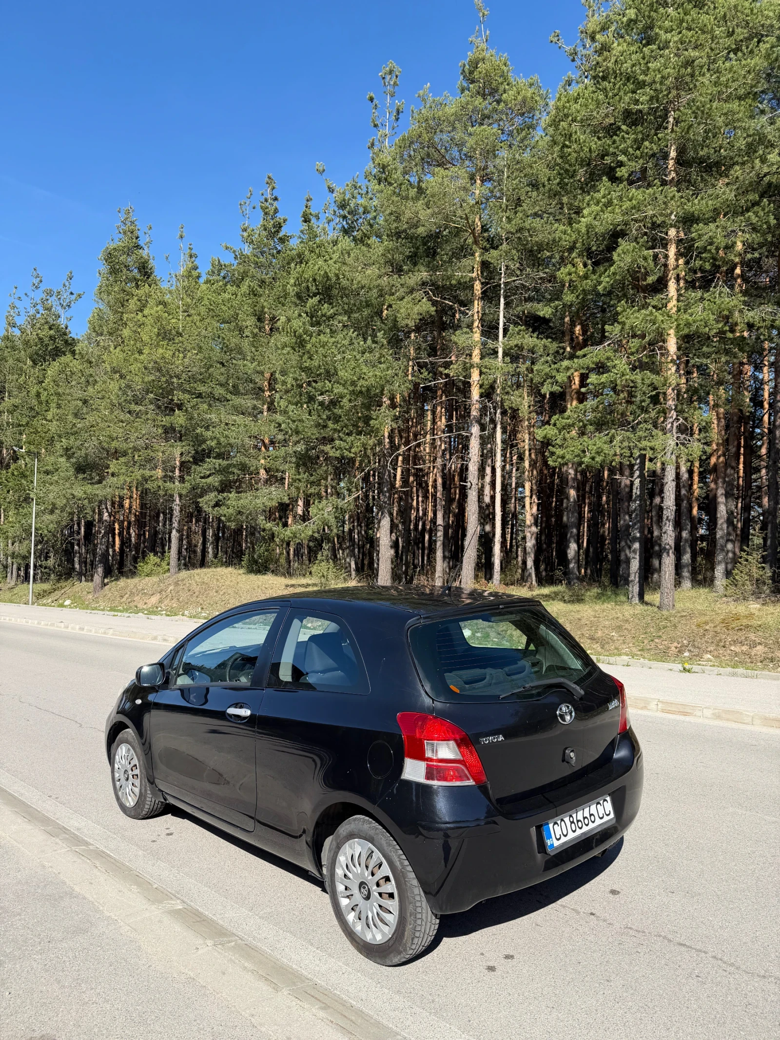 Toyota Yaris Toyota Yaris 1.3 - 6 скорости Face, снимка 6 - Автомобили и джипове - 53838756