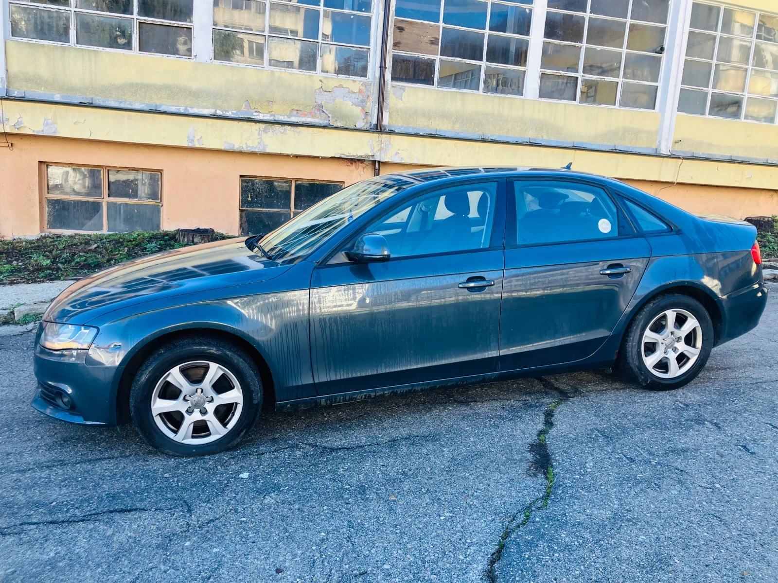 Audi A4 2.0 tdi 136к.с NAVI - изображение 3