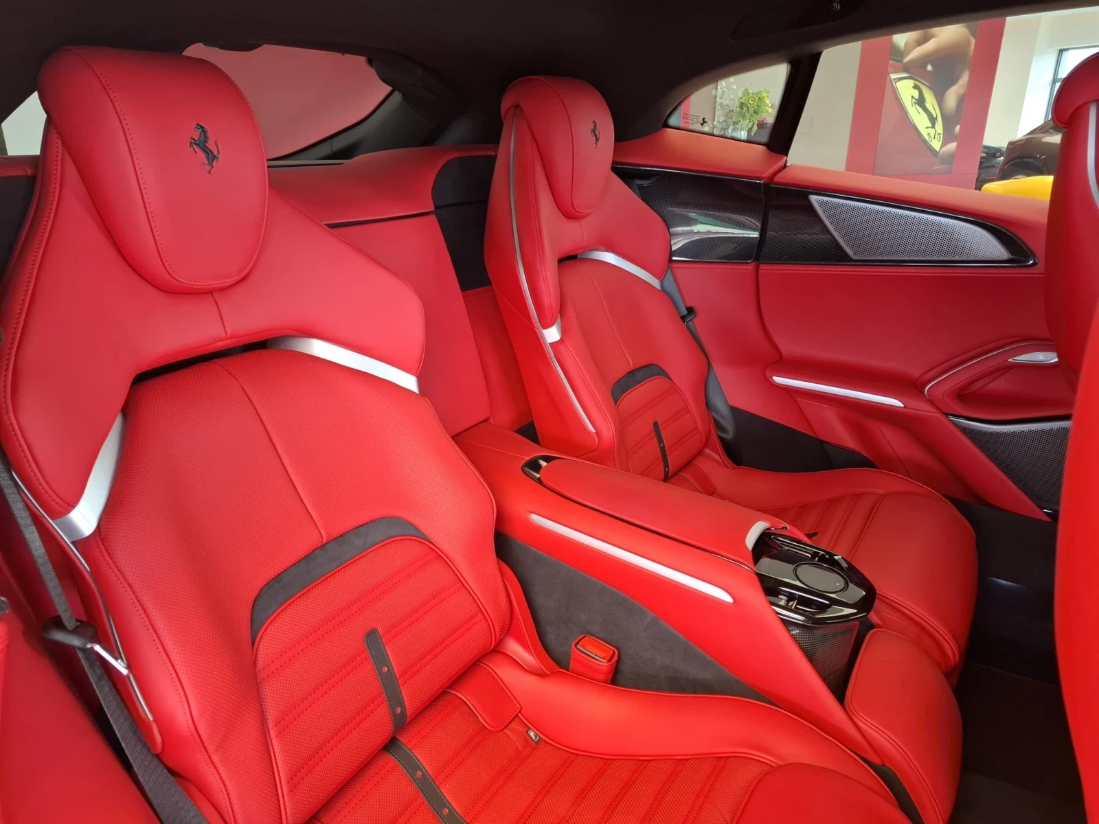 Ferrari Purosangue  Carbon/Pano/Lift/360/Massage/2026, снимка 14 - Автомобили и джипове - 55850194