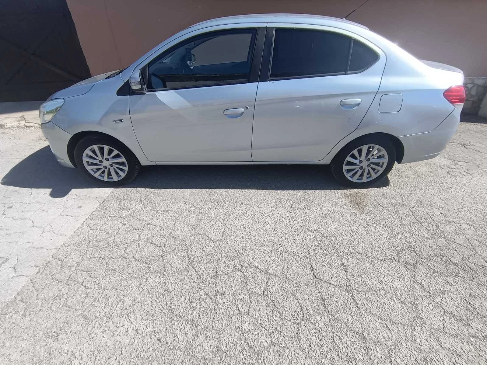 Mitsubishi Attrage 1.2i* 33 000км* , снимка 2 - Автомобили и джипове - 53576568