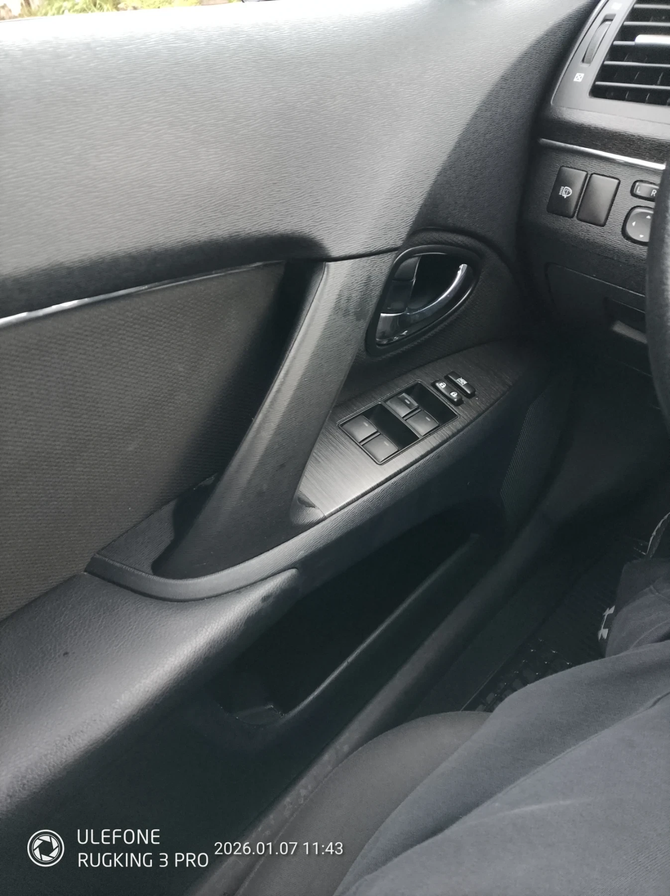 Toyota Avensis Т27, снимка 3 - Автомобили и джипове - 54017612