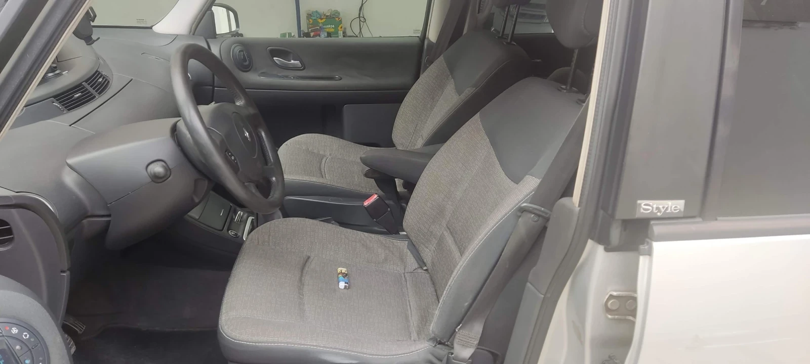 Renault Espace 2.0 dci, снимка 5 - Автомобили и джипове - 54124107