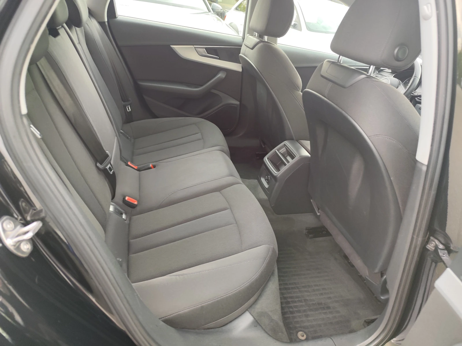 Audi A4 2.0ТDi* QUATTRO* АВТОМАТИК* LED* NAVI* , снимка 11 - Автомобили и джипове - 54357419