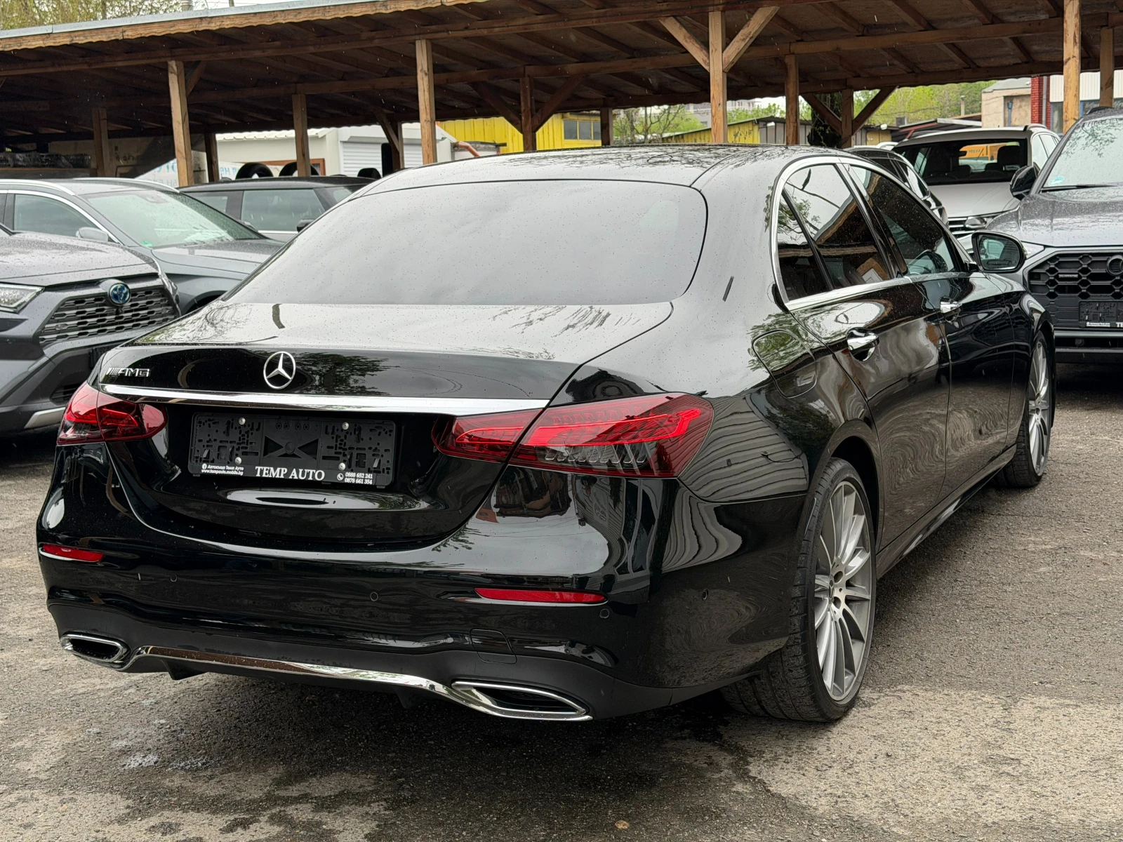 Mercedes-Benz E 220 AMG* СЕРВИЗНА ИСТОРИЯ В МЕРЦЕДЕС, снимка 5 - Автомобили и джипове - 54378776
