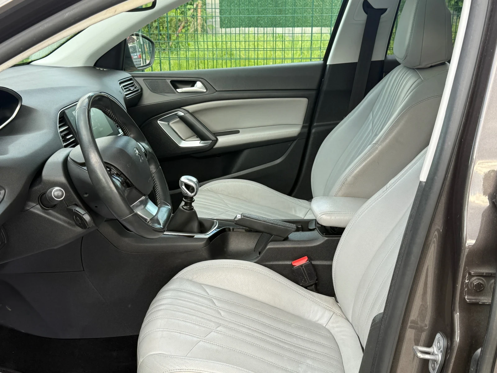 Peugeot 308 1.6HDI* 120* ЕВРО 6* ХОЛАНДИЯ-НА ХОД* КОЖА, снимка 9 - Автомобили и джипове - 54566136