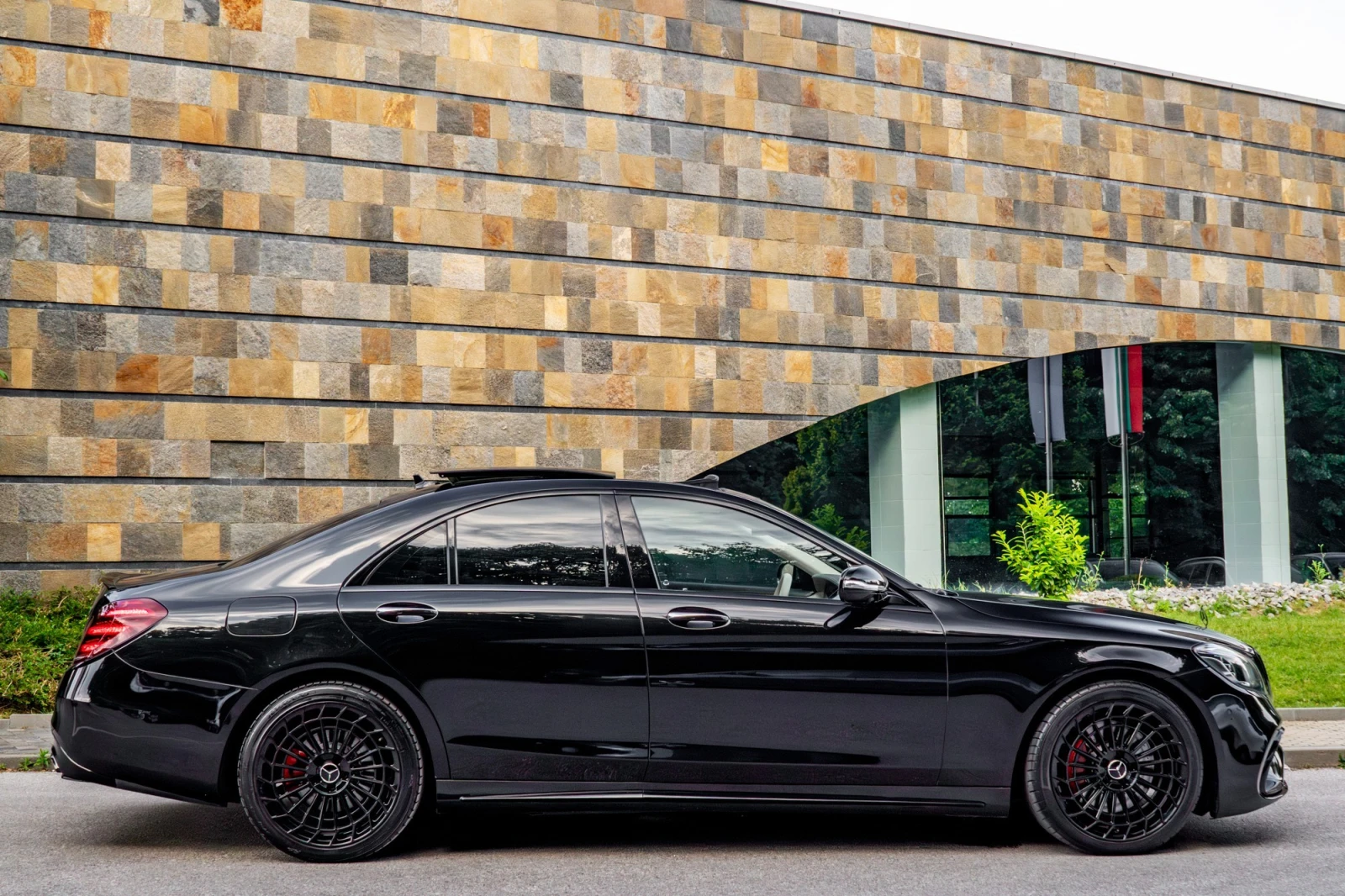 Mercedes-Benz S 400 d* 4MATIC* AMG* BLACK SERIES* BUSINESS* 3xTV* PANO, снимка 6 - Автомобили и джипове - 54772075