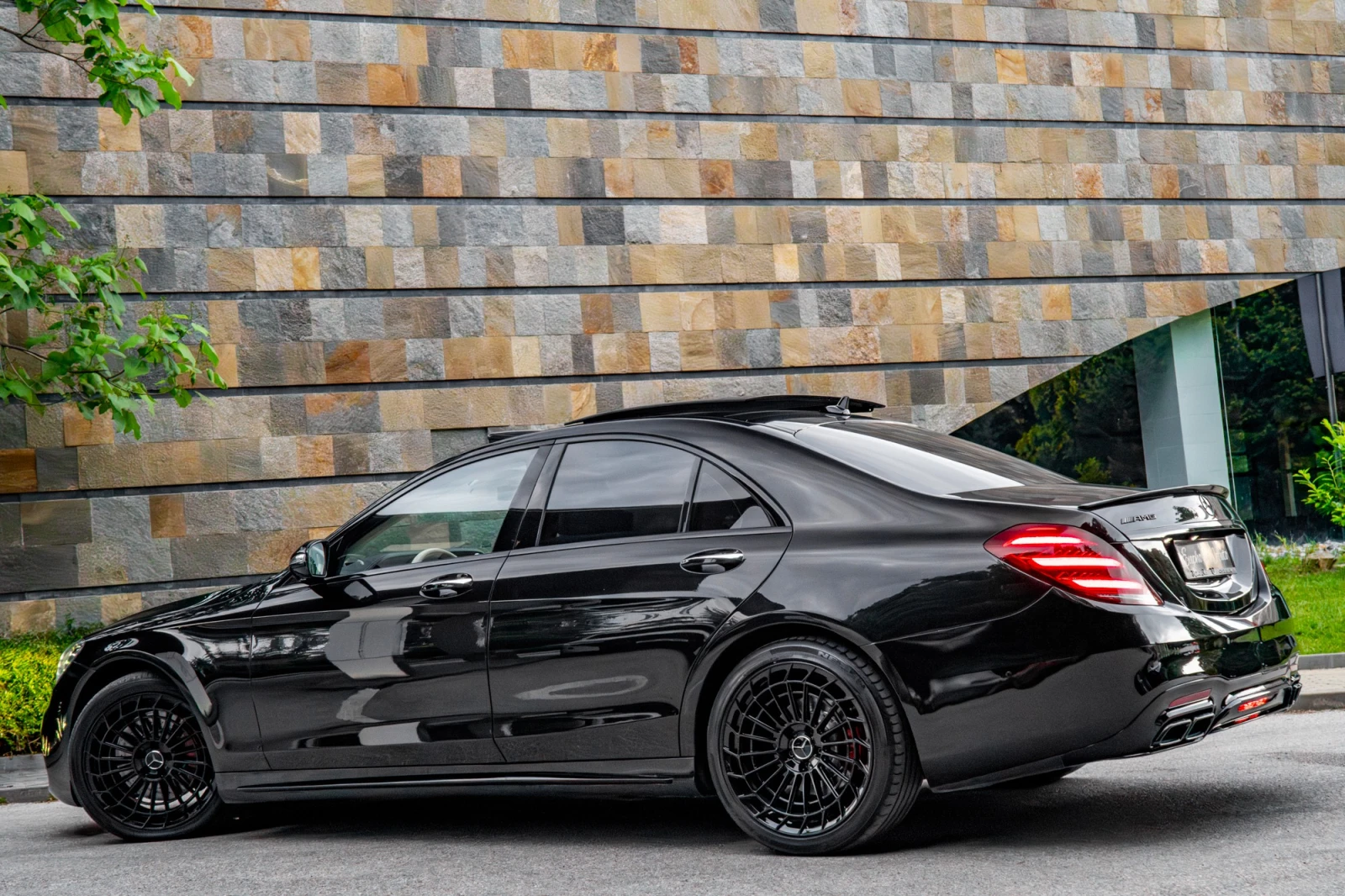 Mercedes-Benz S 400 d* 4MATIC* AMG* BLACK SERIES* BUSINESS* 3xTV* PANO, снимка 3 - Автомобили и джипове - 54772075
