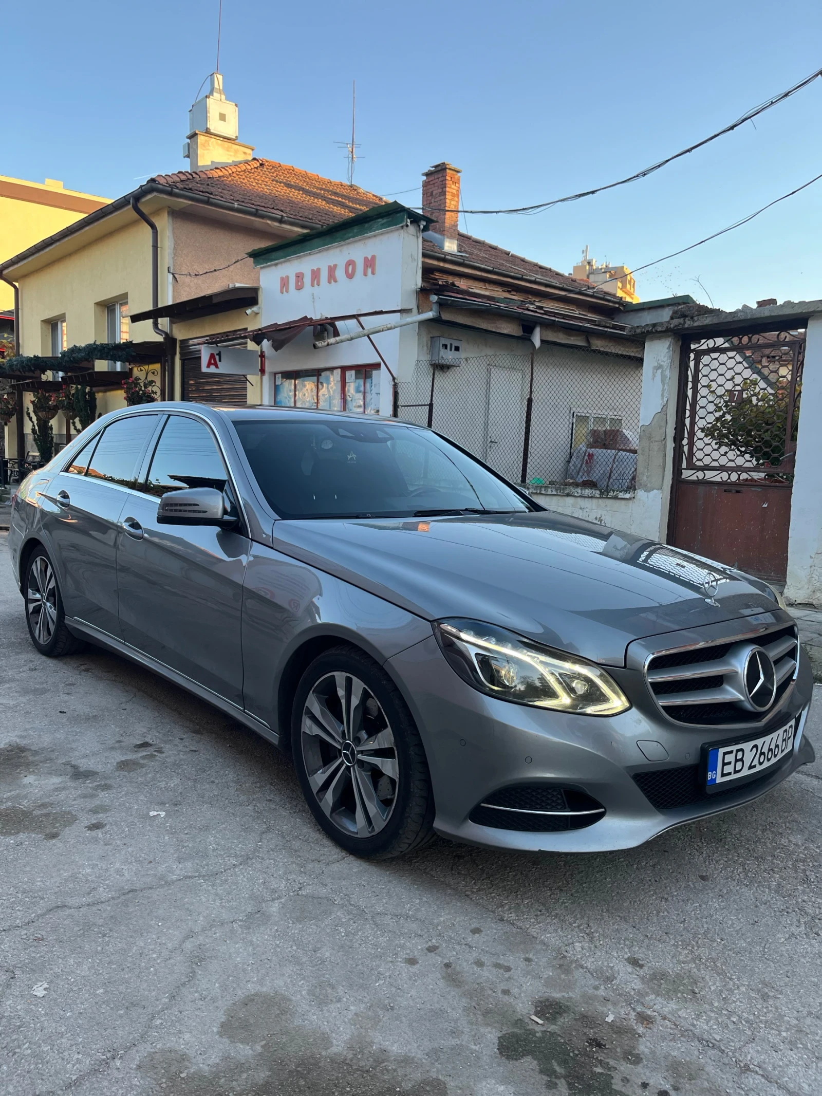Mercedes-Benz E 250, снимка 2 - Автомобили и джипове - 54779474