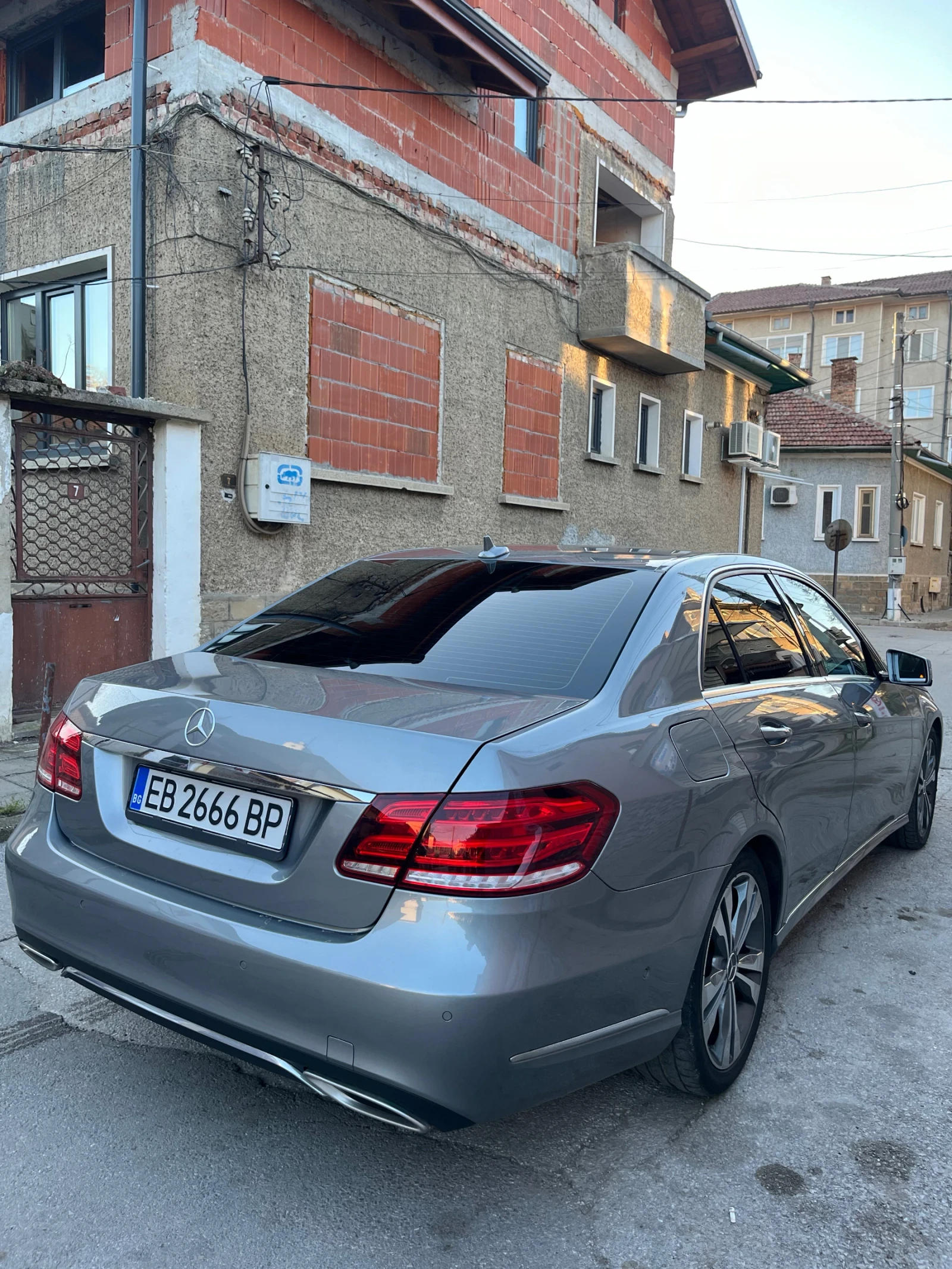 Mercedes-Benz E 250, снимка 4 - Автомобили и джипове - 54779474