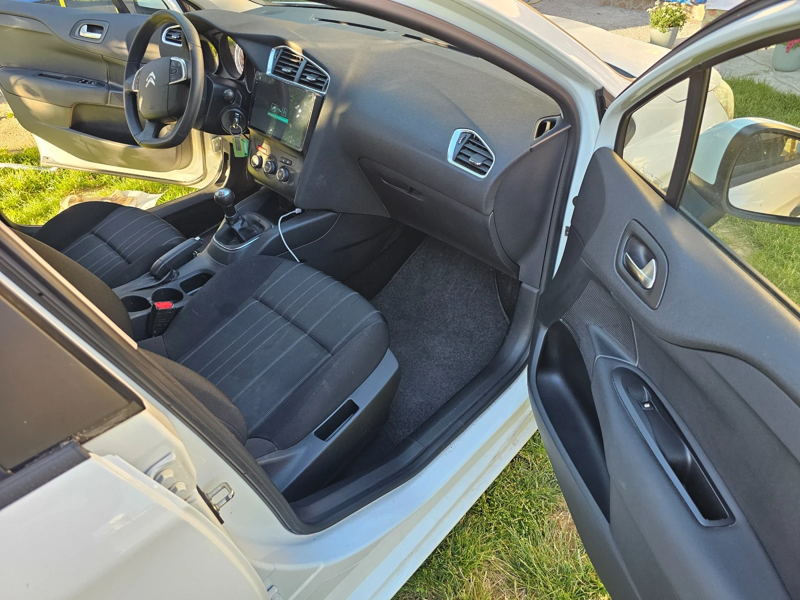 Citroen C4 1.6 D 99hp, снимка 7 - Автомобили и джипове - 54933241