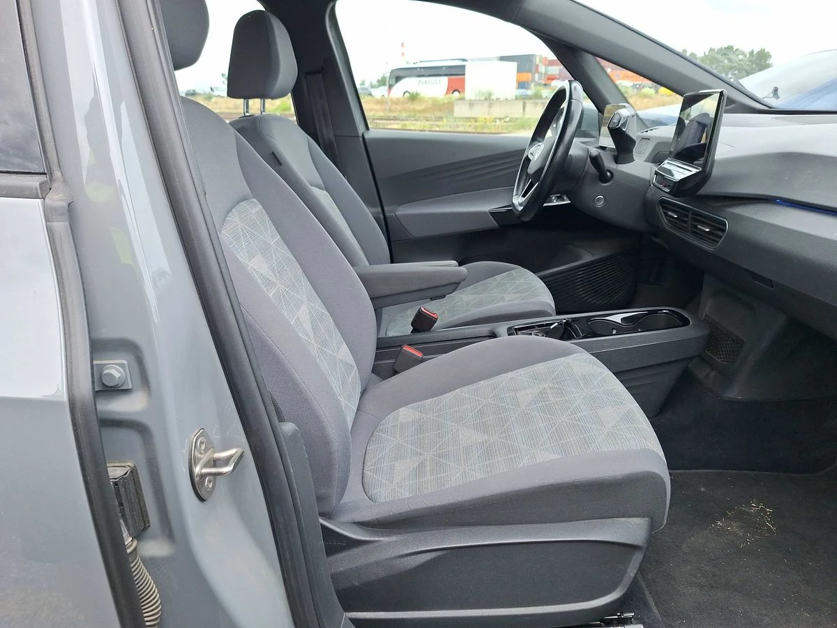 VW ID.3 PRO* 62KW* 94.38%SOH* КАМЕРА* ТЕРМОПОМПА, снимка 6 - Автомобили и джипове - 55268961