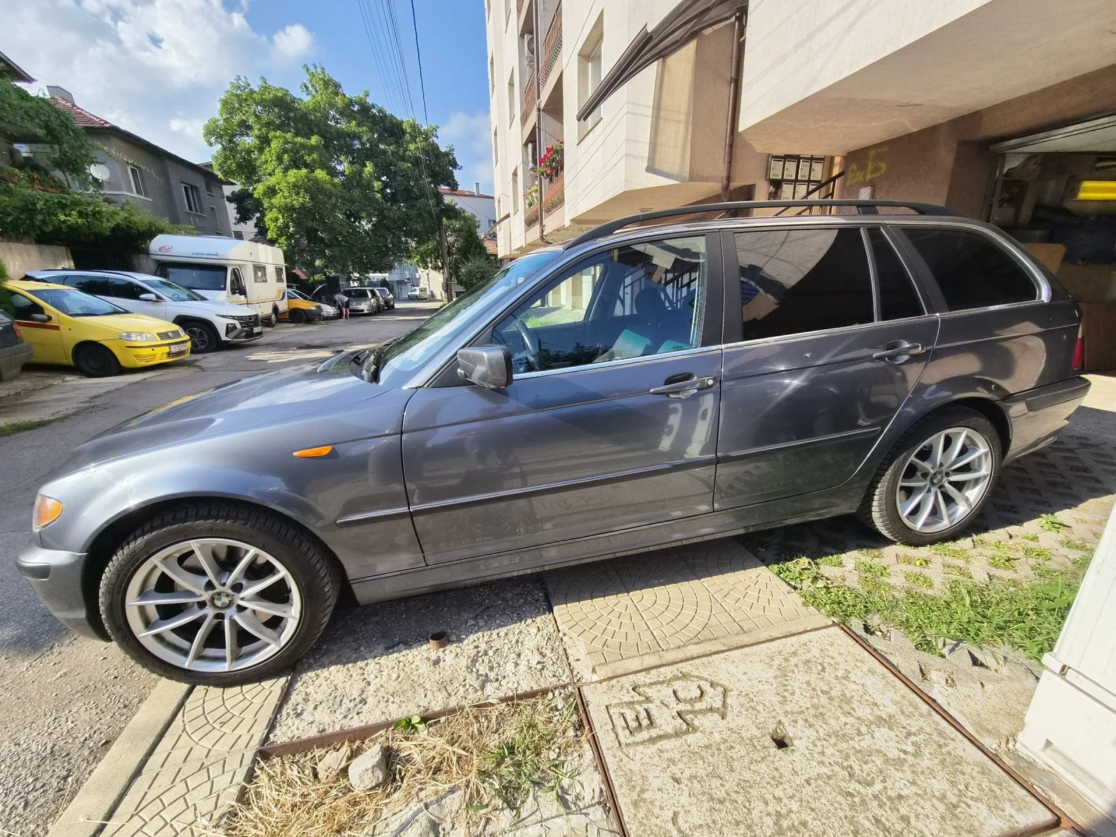 BMW 330 xi, снимка 6 - Автомобили и джипове - 55436922