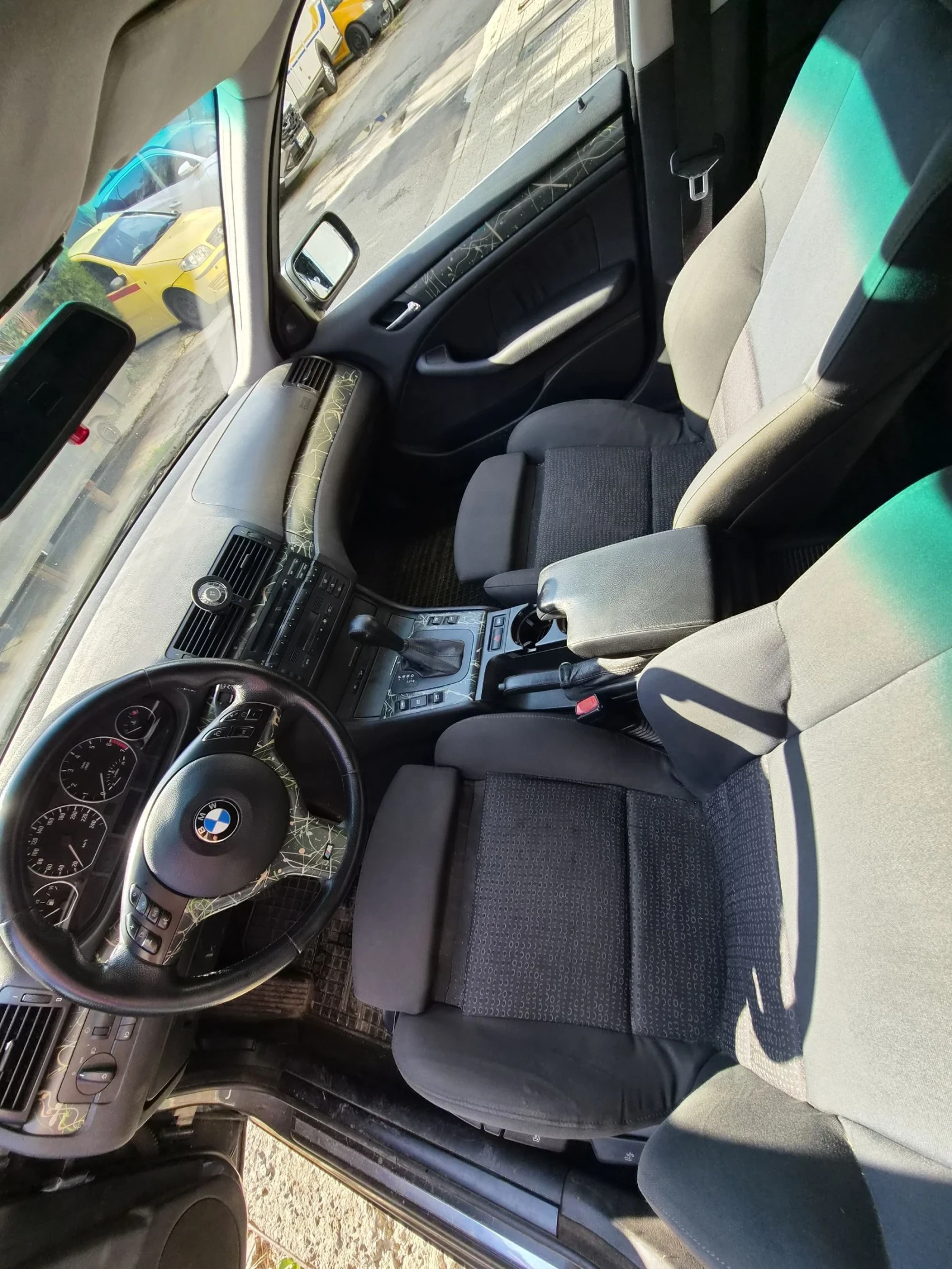 BMW 330 xi, снимка 11 - Автомобили и джипове - 55436922