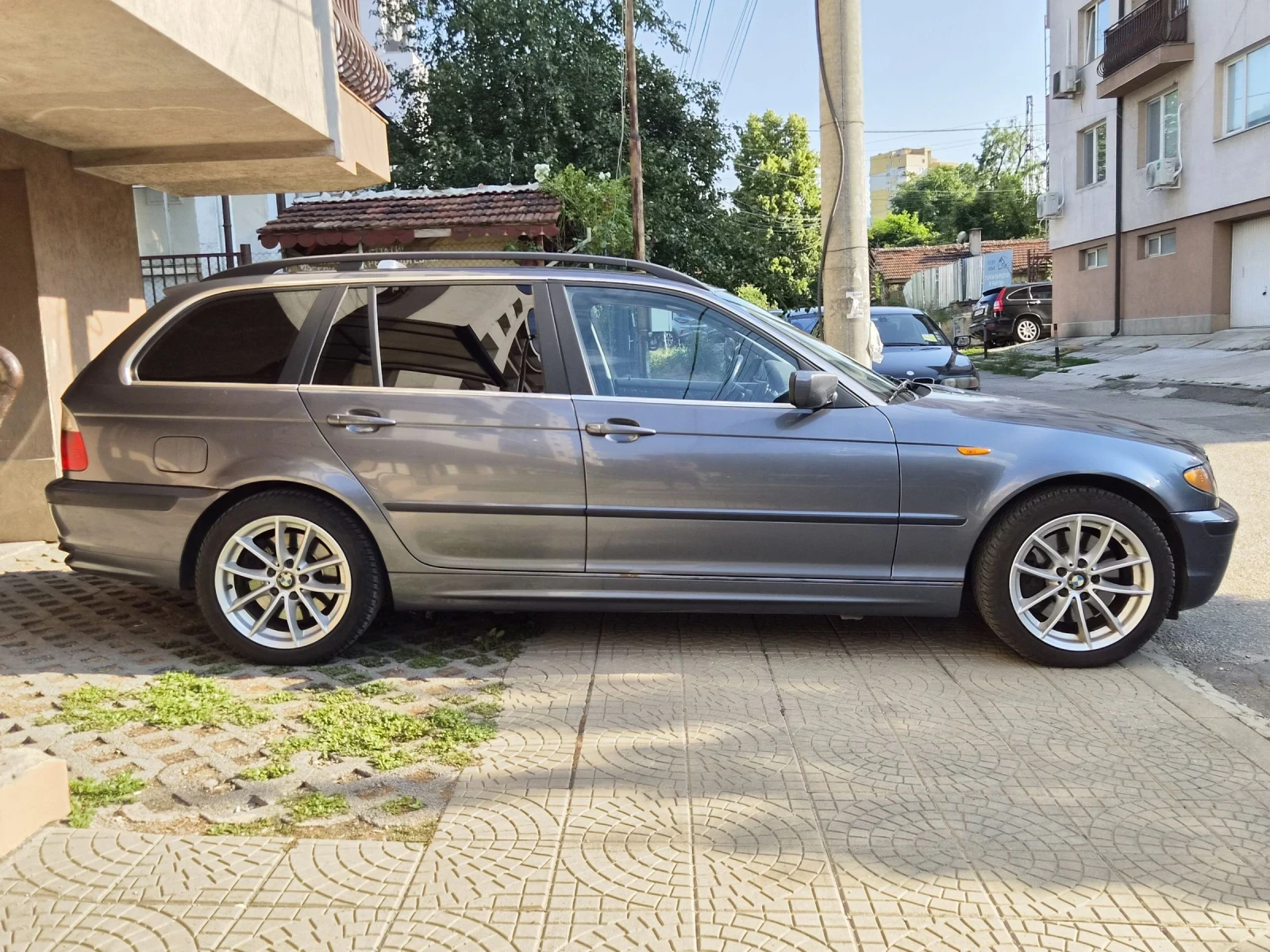 BMW 330 xi, снимка 5 - Автомобили и джипове - 55436922