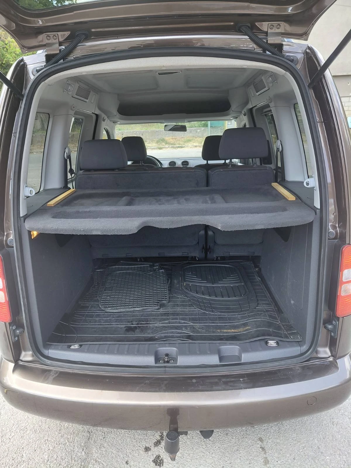 VW Caddy 2.0 TDI, снимка 9 - Автомобили и джипове - 55683052
