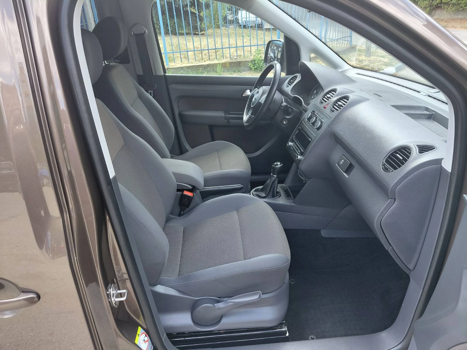 VW Caddy 2.0 TDI, снимка 10 - Автомобили и джипове - 55683052