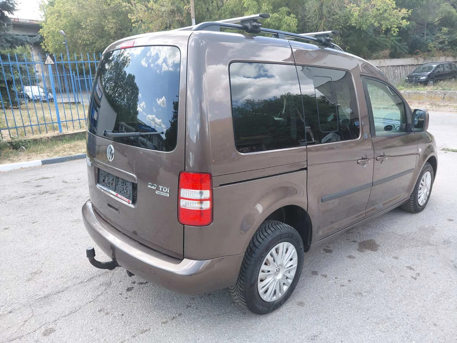 VW Caddy 2.0 TDI, снимка 4 - Автомобили и джипове - 55683052
