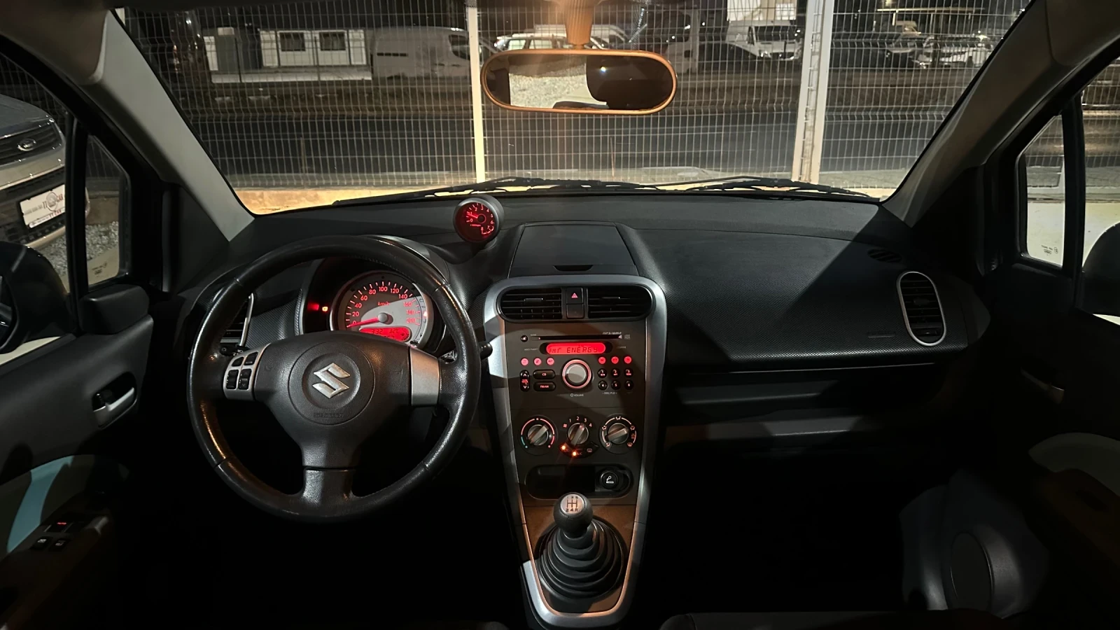 Suzuki Splash 1.3i 85к. с верига! Климатик! , снимка 12 - Автомобили и джипове - 55772615