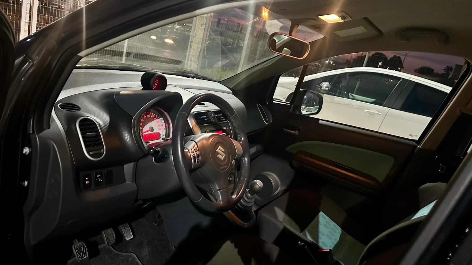 Suzuki Splash 1.3i 85к. с верига! Климатик! , снимка 10 - Автомобили и джипове - 55772615