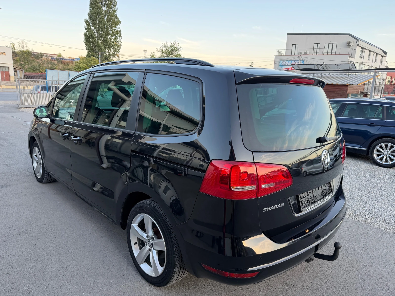 VW Sharan 2.0TDI 140к.с, снимка 3 - Автомобили и джипове - 56363267