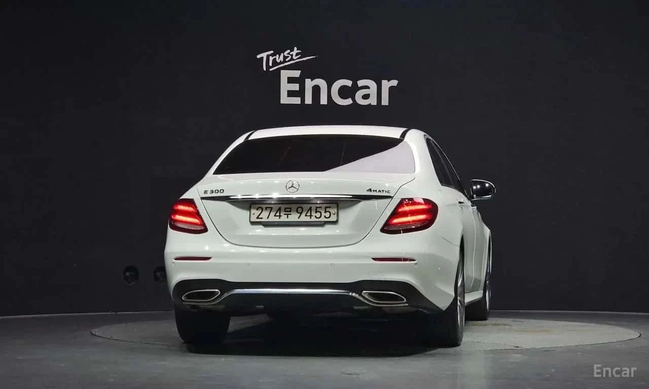 Mercedes-Benz E 300, снимка 4 - Автомобили и джипове - 56737108
