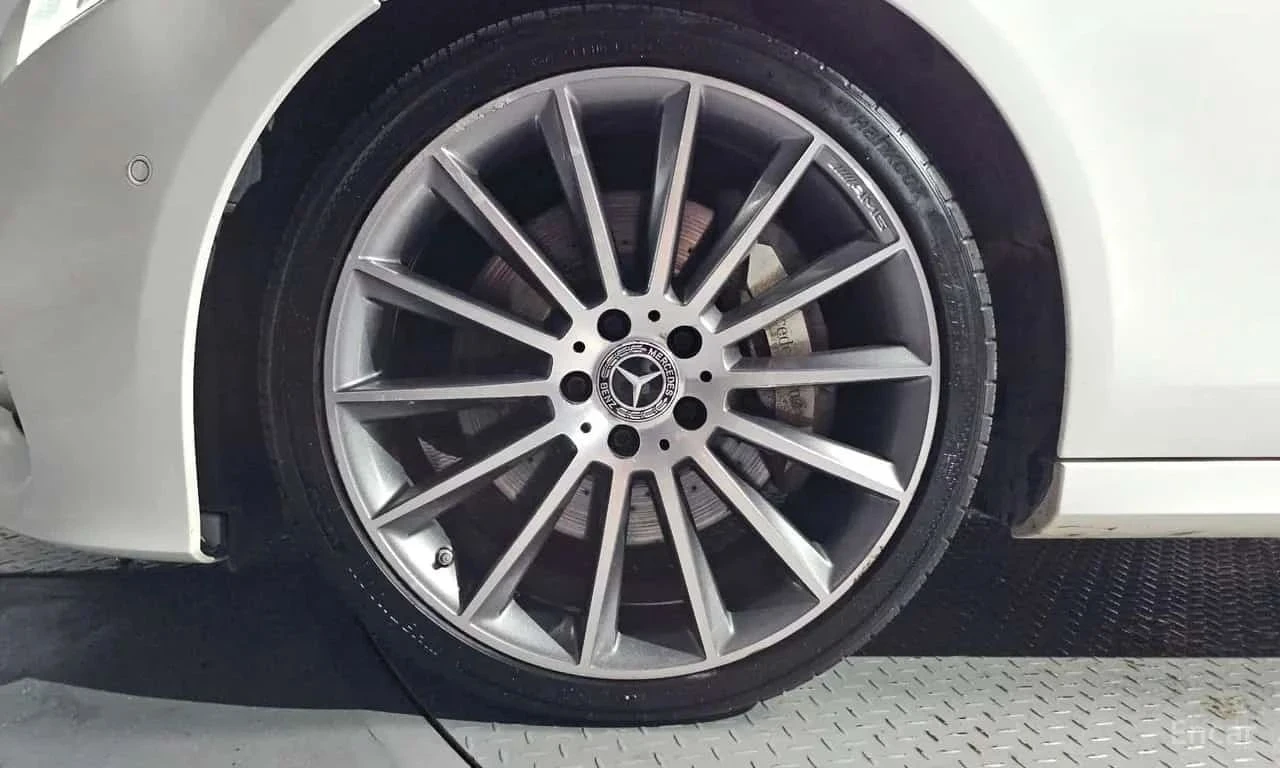 Mercedes-Benz E 300, снимка 5 - Автомобили и джипове - 56737108