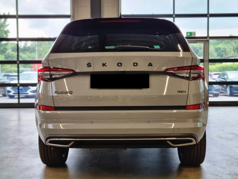 Skoda Kodiaq * 2.0TDI* 4X4* PANO* DISTR* 6+ 1* SPORT-LINE* , снимка 4 - Автомобили и джипове - 47490970