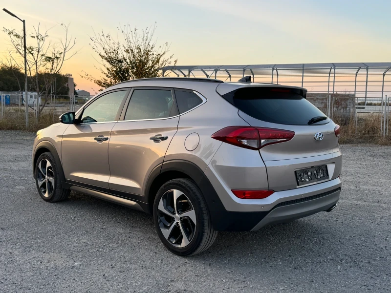 Hyundai Tucson 2.0CRDI Vertex 4WD Автоматик, снимка 6 - Автомобили и джипове - 47804907