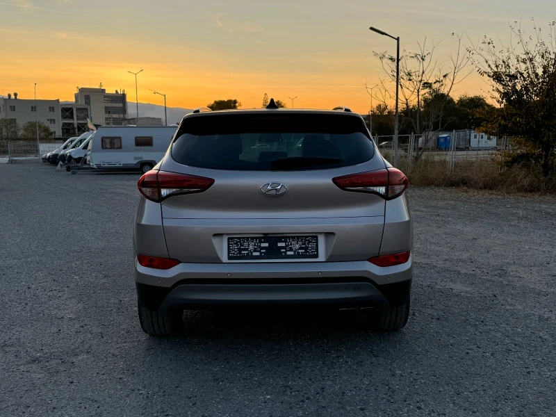 Hyundai Tucson 2.0CRDI Vertex 4WD Автоматик, снимка 5 - Автомобили и джипове - 47804907