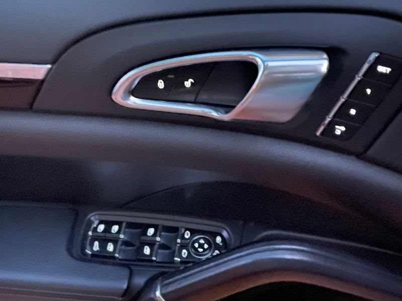 Porsche Cayenne 3.6i-300ps-4x4, снимка 17 - Автомобили и джипове - 51304822