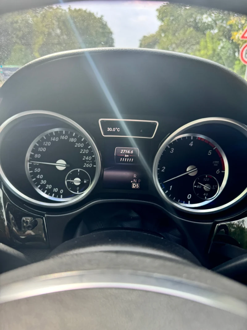 Mercedes-Benz ML 350 AMG Line, Панорама, F1, 4x4, Реални, Камера 360 , , снимка 6 - Автомобили и джипове - 51926510