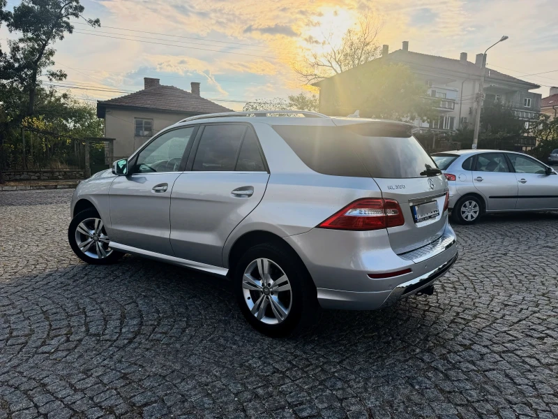 Mercedes-Benz ML 350 AMG Line, Панорама, F1, 4x4, Реални, Камера 360 , 