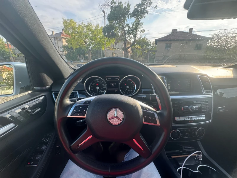 Mercedes-Benz ML 350 AMG Line, Панорама, F1, 4x4, Реални, Камера 360 , , снимка 5 - Автомобили и джипове - 51926510