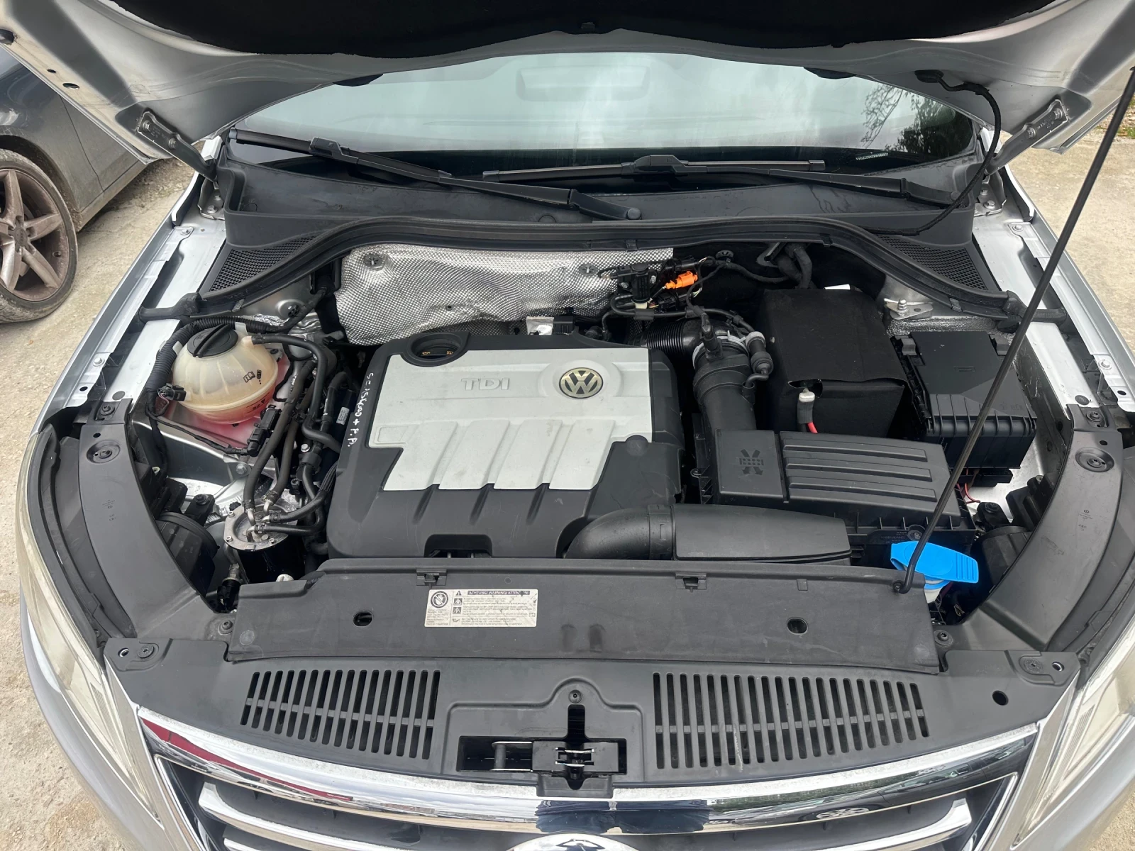 VW Tiguan 2.0 TDI 4X4 | Mobile.bg — изображение 15