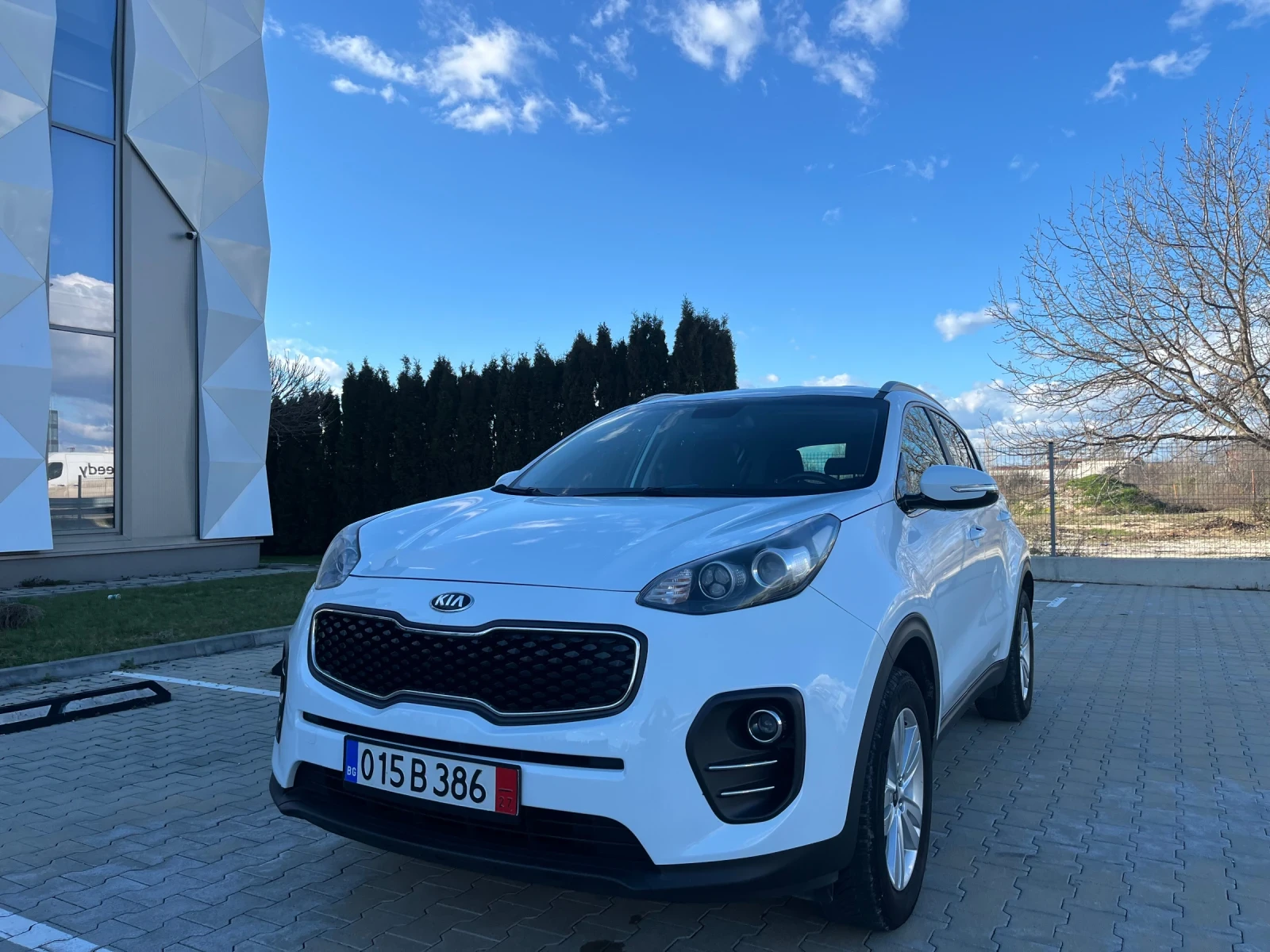 Kia Sportage 1.6GDi 132к.с. Навигация!! Пълна сервизна история! - изображение 4