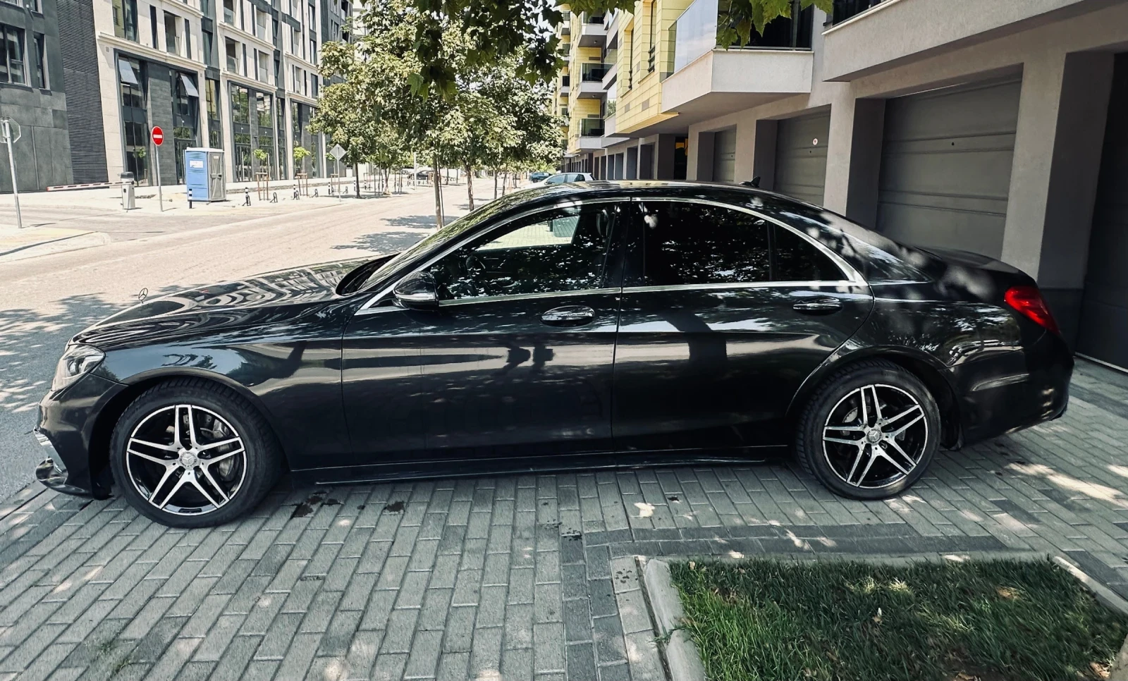Mercedes-Benz S 350 CDI/AMG/BURMESTER/ВАКУУМ/МАСАЖ/КАМЕРА/ЛИЗИНГ/, снимка 2 - Автомобили и джипове - 55054955