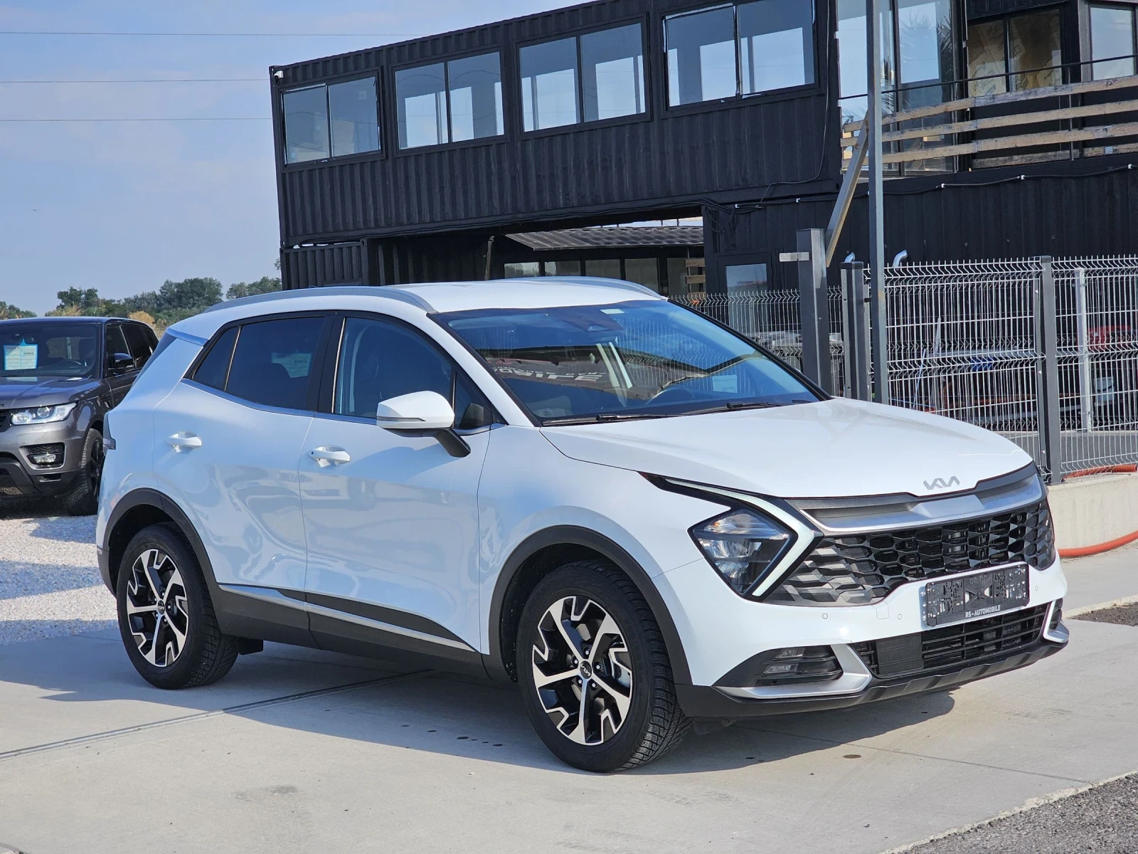 Kia Sportage 1.6, снимка 3 - Автомобили и джипове - 55337780