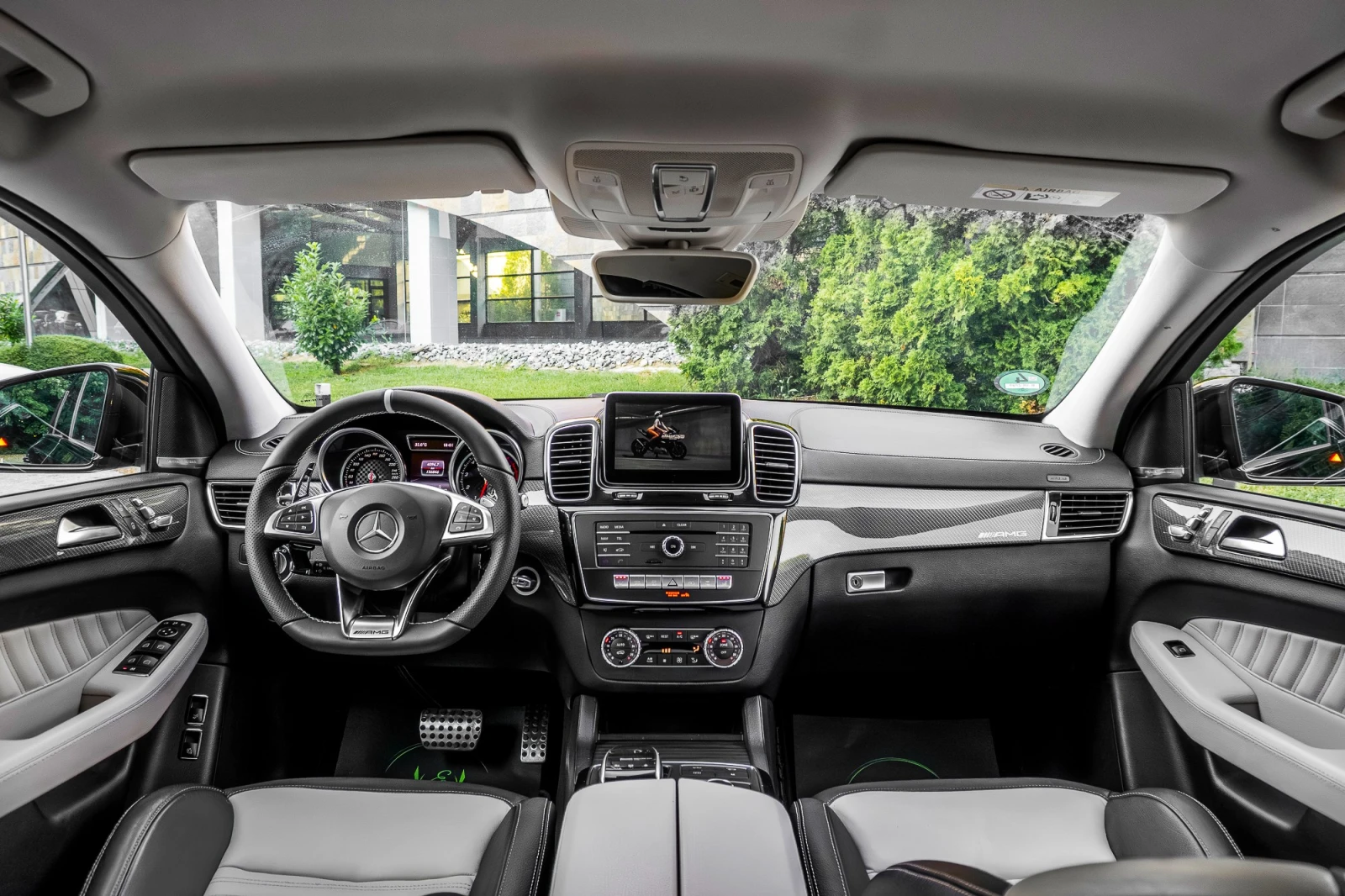 Mercedes-Benz GLE 43 AMG BI-TURBO* 450HP* DESIGN SELECTION* 360CAM* HARMAN*, снимка 13 - Автомобили и джипове - 55399307
