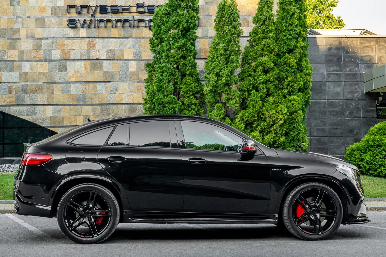 Mercedes-Benz GLE 43 AMG BI-TURBO* 450HP* DESIGN SELECTION* 360CAM* HARMAN*, снимка 6 - Автомобили и джипове - 55399307